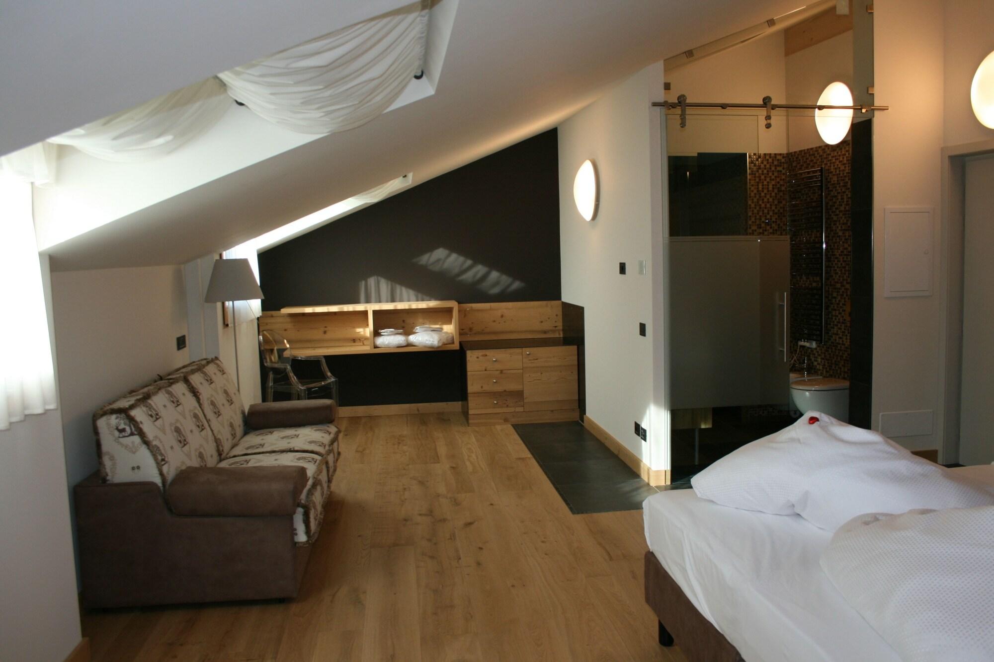 Hotel Orso Grigio Cavalese Buitenkant foto