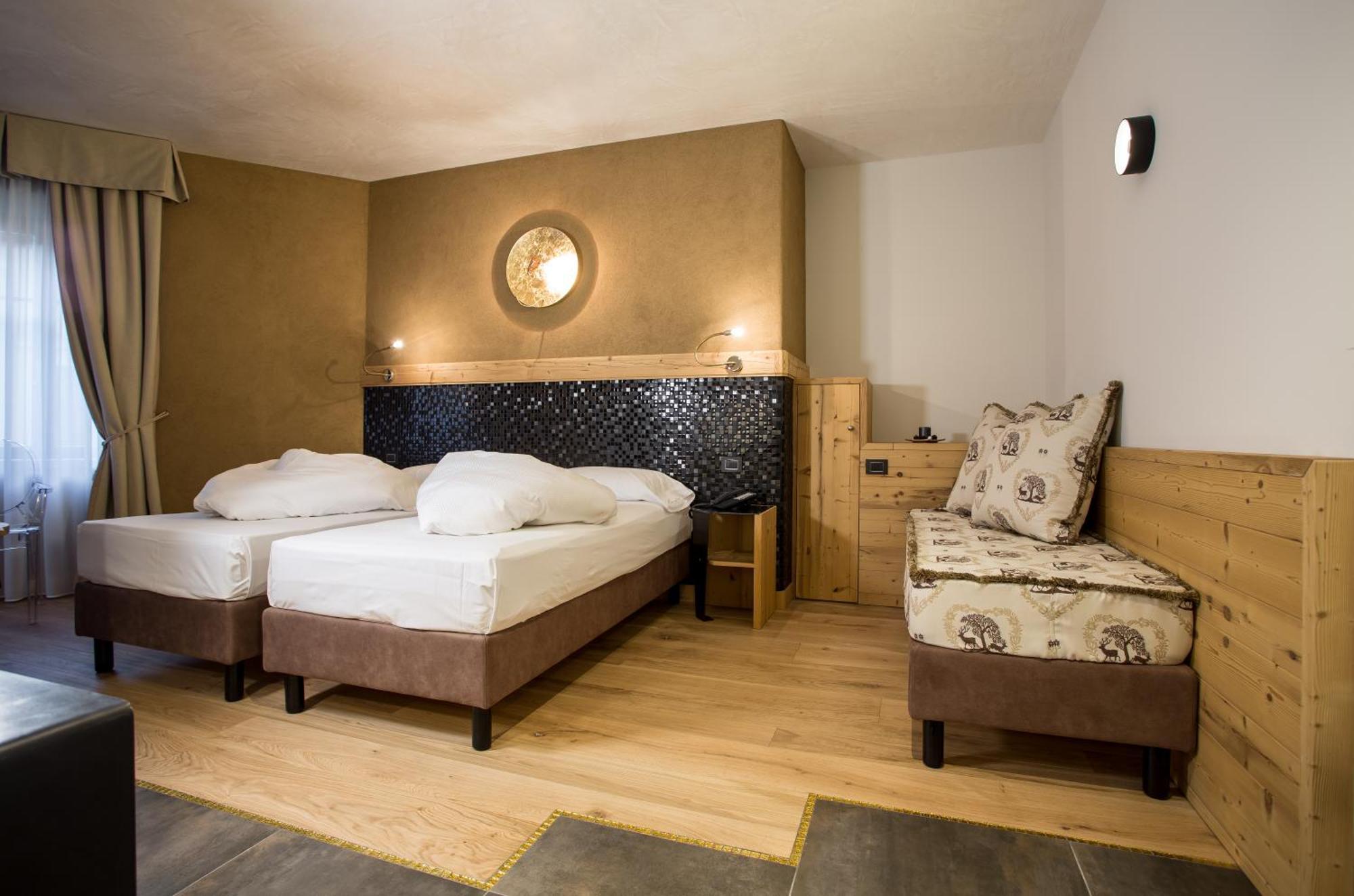 Hotel Orso Grigio Cavalese Buitenkant foto