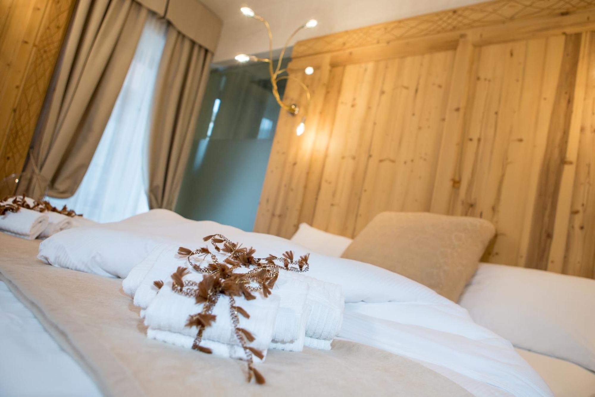 Hotel Orso Grigio Cavalese Buitenkant foto
